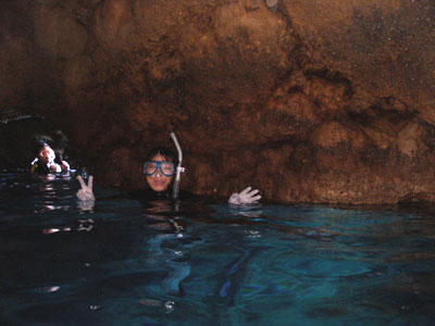 沖縄青の洞窟シュノーケリング