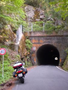 箒木山トンネル北端
