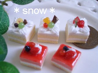 四角いショートケーキ 苺ムース Snow