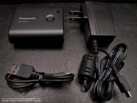 Panasonic QE-PL201-K USB対応モバイル電源パック (ブラック) 中身