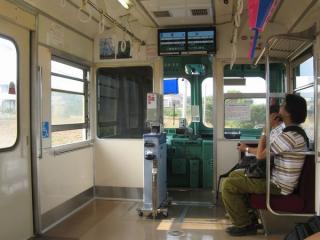 同じく銚子電鉄2000形の車内（運転台側）