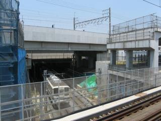 東武野田線と交差する桁は未だ架設されていない