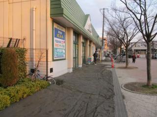 店舗前で発生した激しい噴砂（美浜区幸町）